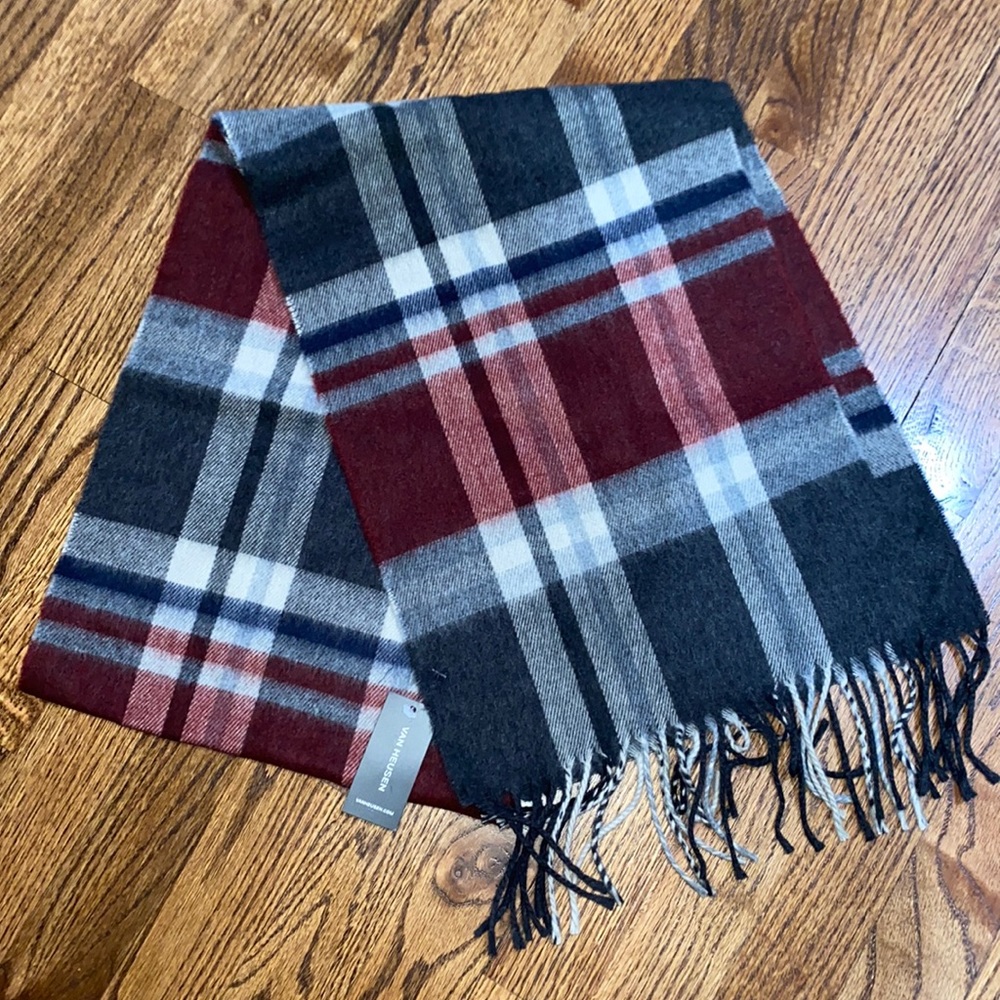 Van Heusen scarf